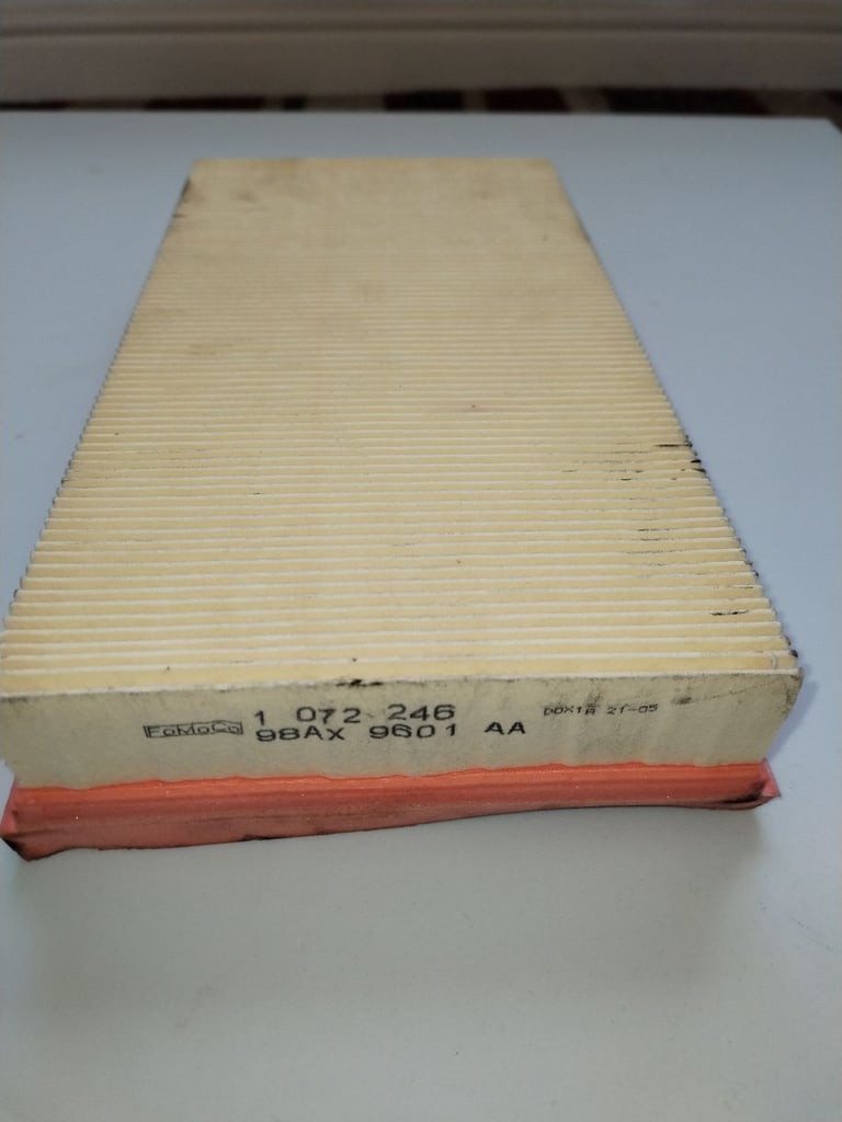 Ford focus air filter Fomoco 1 072 246 