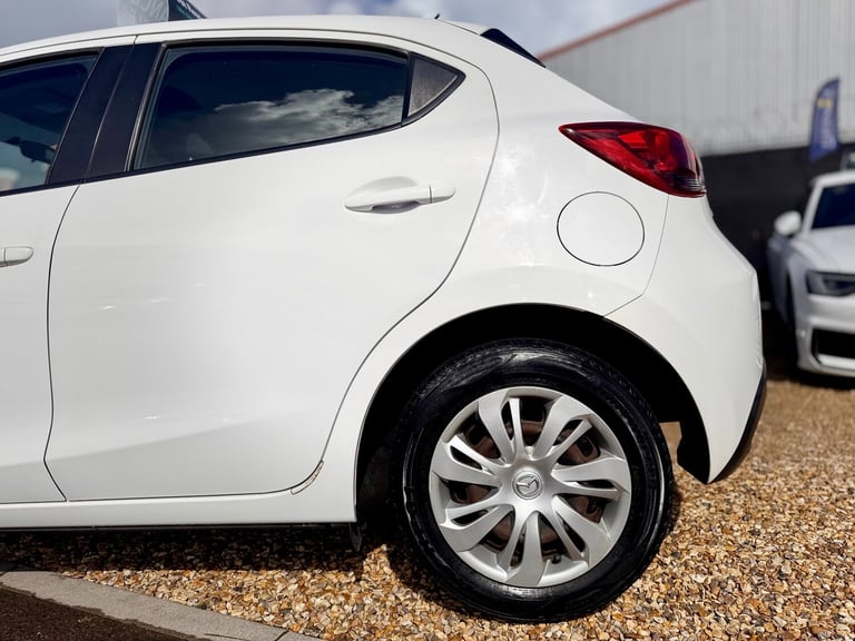 2015 Mazda Mazda2 1.5 75 SE 5dr HATCHBACK Petrol Manual