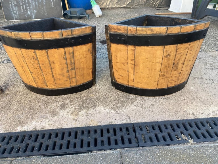 2 Corner Barrel planters 