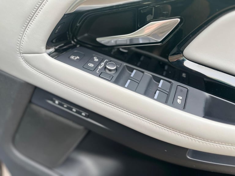 2019 Land Rover Range Rover Evoque 2.0 D180 R-Dynamic HSE Auto 4WD Euro 6 (s/s) 5dr ESTATE Diesel...
