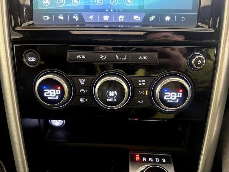 2019 Land Rover Discovery 2.0 SD4 HSE Luxury Auto 4WD Euro 6 (s/s) 5dr Automatic SUV Diesel Autom...