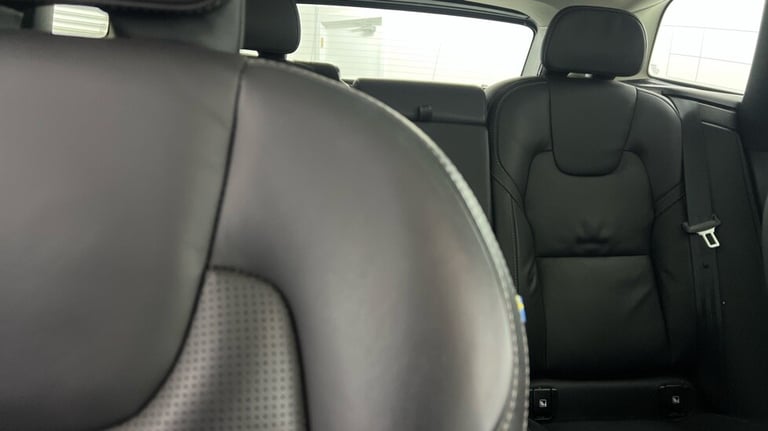 2022 Volvo XC60 Ultimate, B5 AWD mild hybrid, Petrol, Dark Estate Petrol Automatic