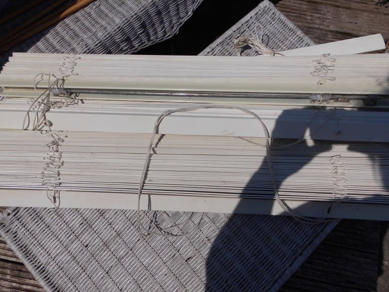 FREE Blinds and Curtain Rails