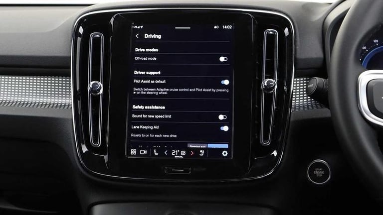 2025 Volvo XC40 Black Edition Ultra B3 Mild hybrid Petrol Automatic SUV Hybrid Automatic