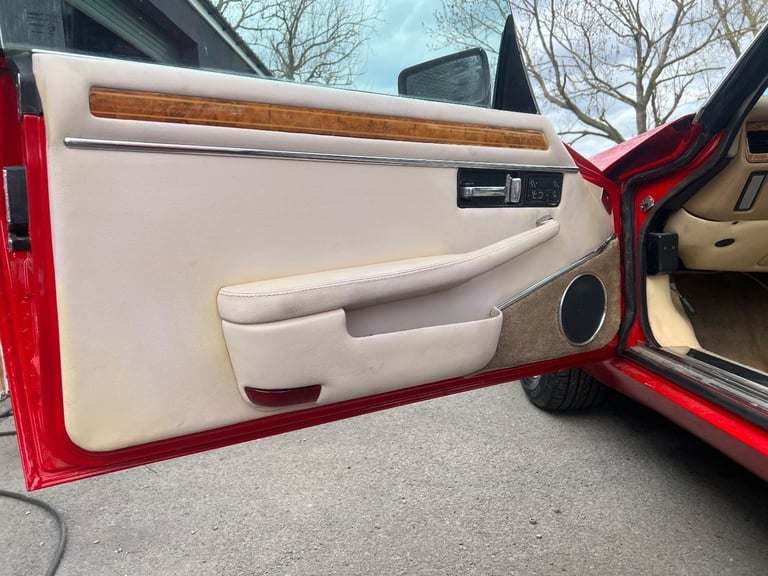 JAGUAR XJS CONVERTIBLE 5.3 V12 RARE IMPORTED RHD AUTO * FRESH IMPORT *