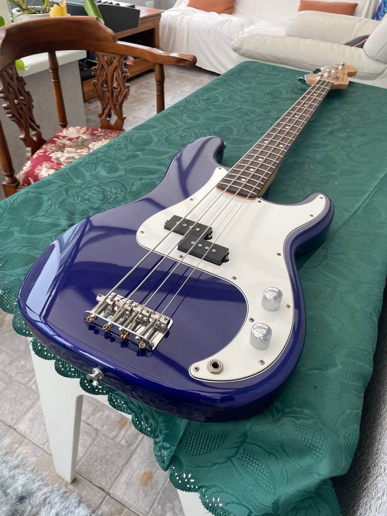 Fender mexican standard p bass precision rare colour