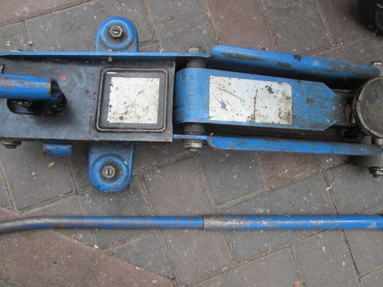 car trolley jack