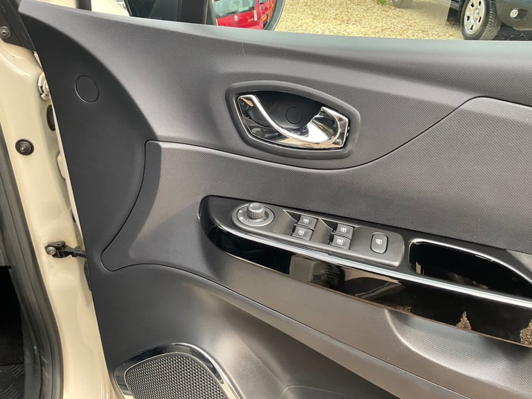 2015 Renault Captur 0.9 TCE 90 Dynamique Nav 5dr HATCHBACK Petrol Manual