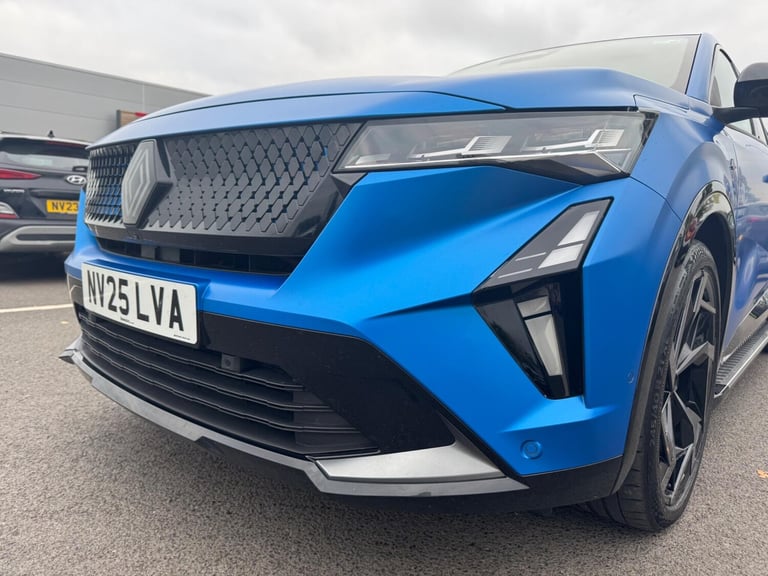 2025 Renault RAFALE E-Tech PHEV Atelier Alpine AWD 5dr Auto COUPE PETROL/ELECTRIC Automatic