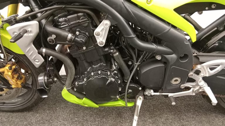 TRIUMPH SPEED TRIPLE 1050 ** 12 MONTH MOT - LOW MILLAGE - SP ENGINERING ** 
