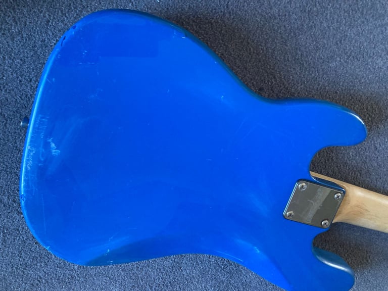 Gear4Music P Bass guitar in blue