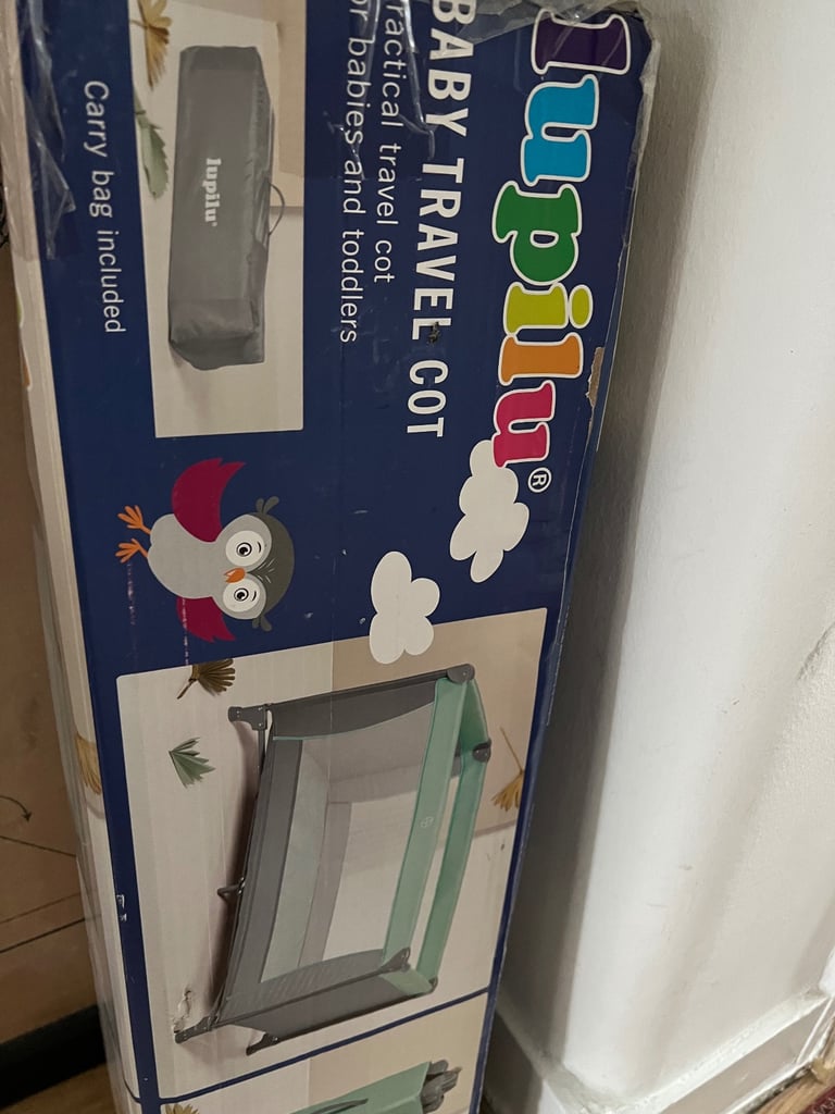 Baby travel cot