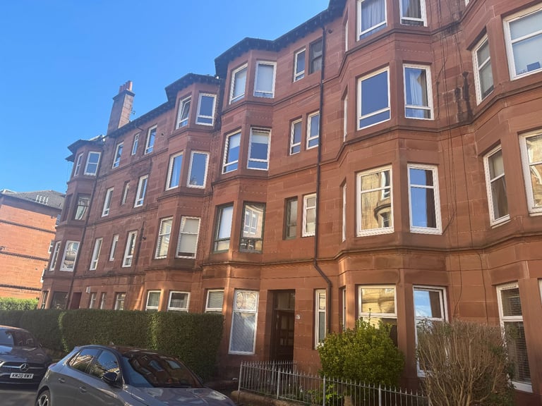 ONE BEDROOM FLAT TO LET, BATTLEFIELD AV, £895.00 PCM 