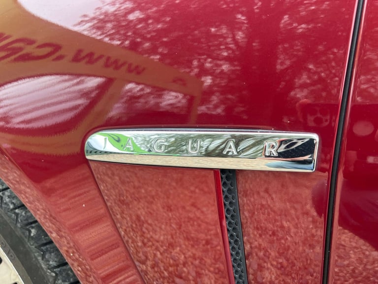 2013 Jaguar XF 2.2 XF Premium Luxury D Auto 4dr Saloon Diesel Automatic