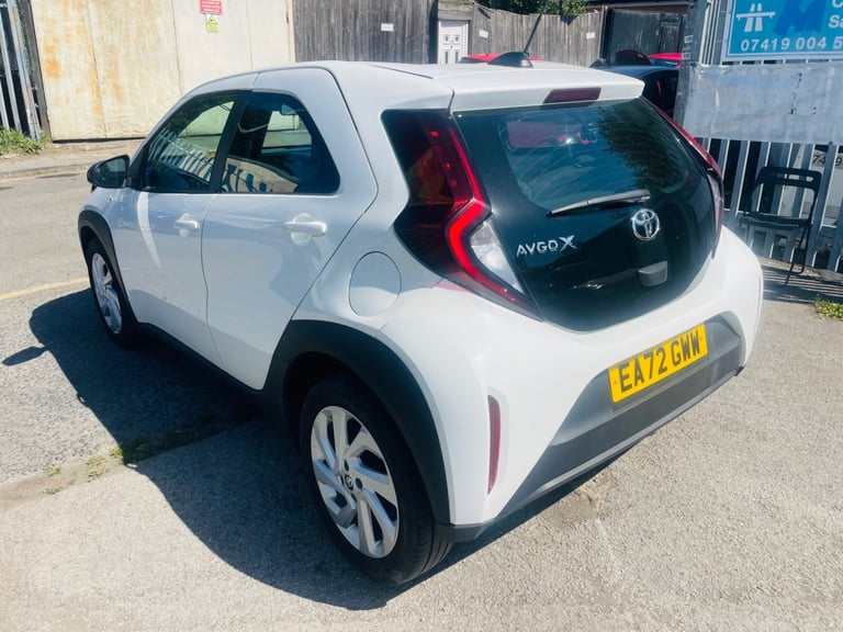 AUTOMATIC LOW MILEAGE 12 MONTH MOT WARRANTY 