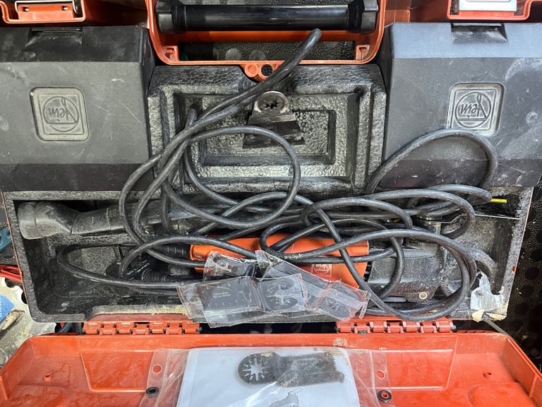 Fein multi tool 240v, great condition with hard case, spare blades and other accessories 