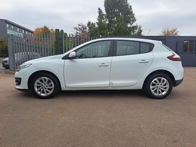 2015 Renault Megane 1.5 dCi Dynamique Nav Euro 6 (s/s) 5dr HATCHBACK Diesel Manual