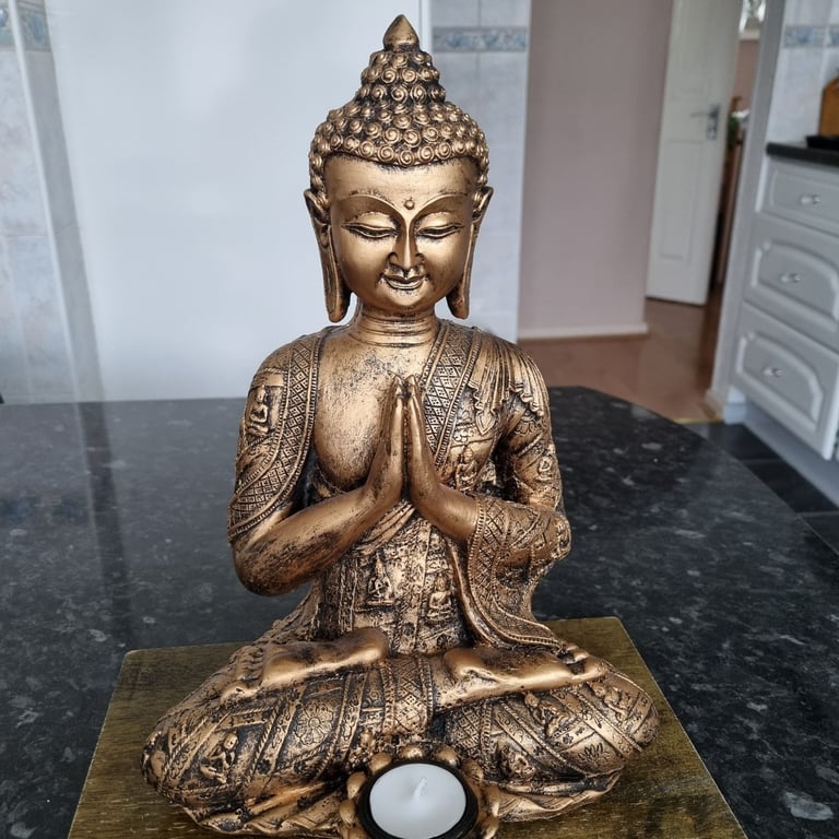 REDUCED PRICS NEW LARGE GOLDEN THAI BUDDAH