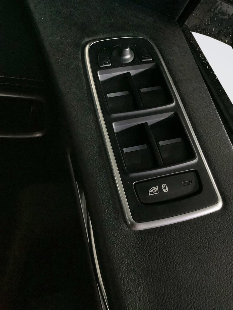 2018 Jaguar F-Pace 2.0 D180 R-Sport SUV 5dr Diesel Auto AWD Euro 6 (s/s) (180 ps) ESTATE Diesel A...