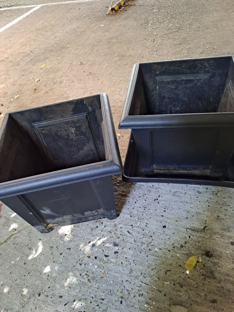 Flower containers