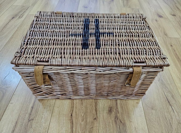 image for Harrods Lined Hamper Wicker Basket 50x30x25cm