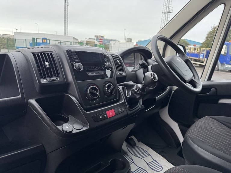 2021 Peugeot Boxer BLUEHDI 335 LOW LOADER / DROPSIDE / DROP &amp; GO / SPECIALIST VEHICLE - DIESE...