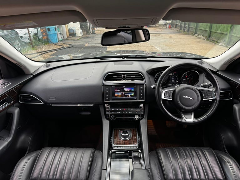 2017 Jaguar F-Pace 2.0d Portfolio 5dr Auto AWD ESTATE DIESEL Automatic
