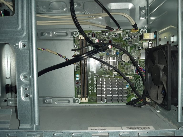 HP Compaq Desktop PC - AMD 1.4GHz CPU, 4GB RAM, 500GB SATA HDD, DVD