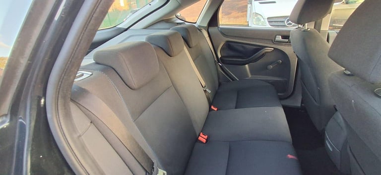 2006 Ford Focus 1.6 Zetec 5dr [Climate Pack] HATCHBACK PETROL Manual
