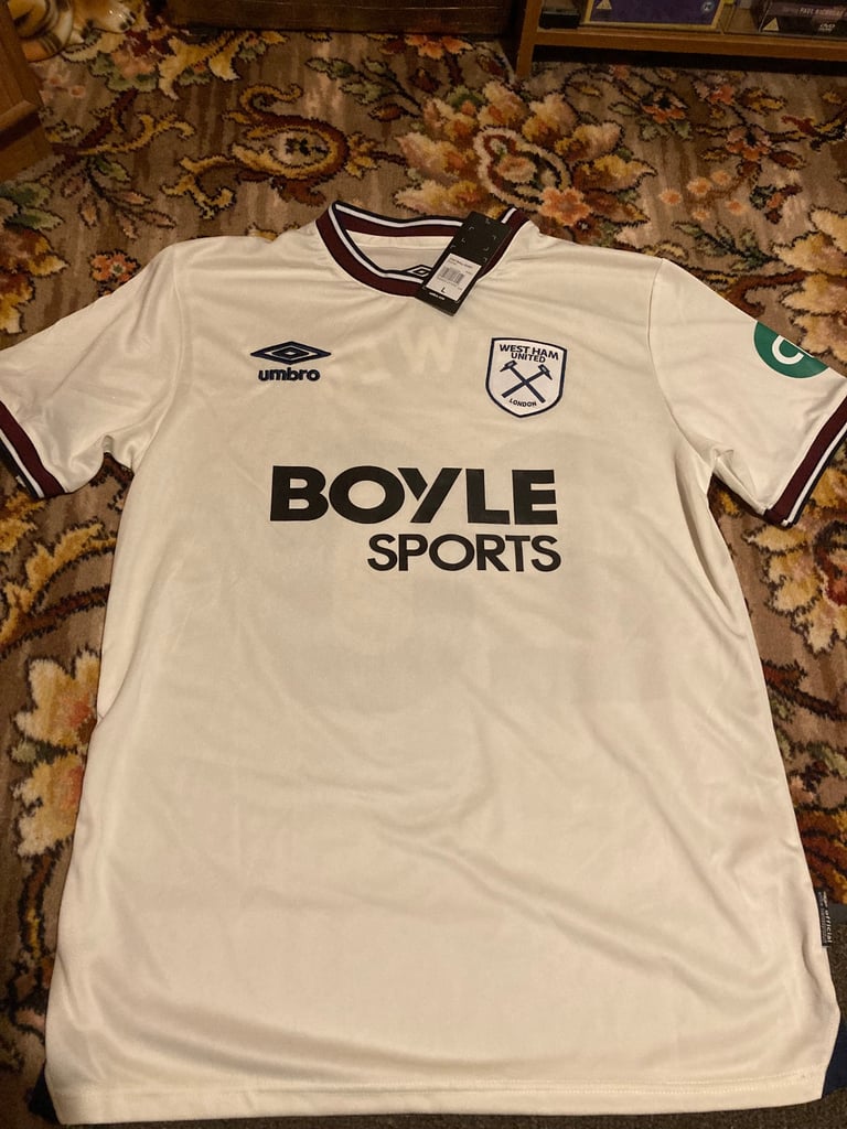 West Ham 2025/26 away shirt 