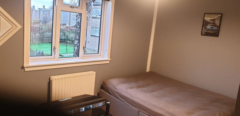 Room to rent.