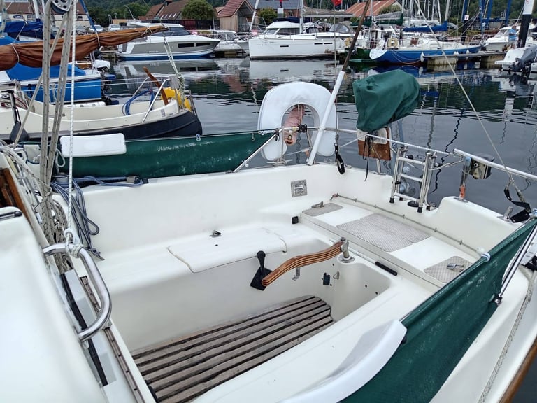 Leisure 23 Sailing Boat