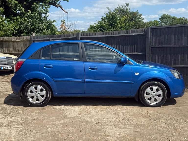 2010 KIA RIO 1.4 Strike 5dr - Image 4