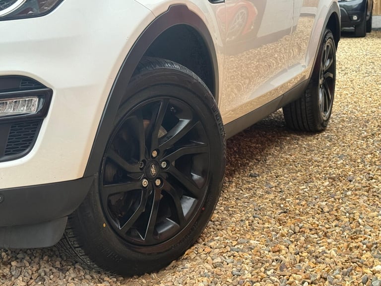 2017 Land Rover Discovery Sport 2.0 TD4 SE Tech 4WD Euro 6 (s/s) 5dr ESTATE Diesel Manual
