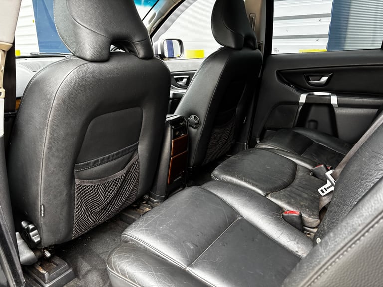 VOLVO XC90 2.4 D5 SE 2007 57 AUTOMATIC 7 SEATER IN BLACK 