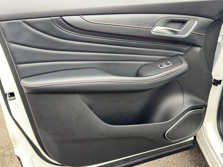 2022 MG MG HS 1.5 T-GDI 16.6kWh Exclusive Auto Euro 6 (s/s) 5dr ESTATE Petrol/Electric Hybrid Aut...