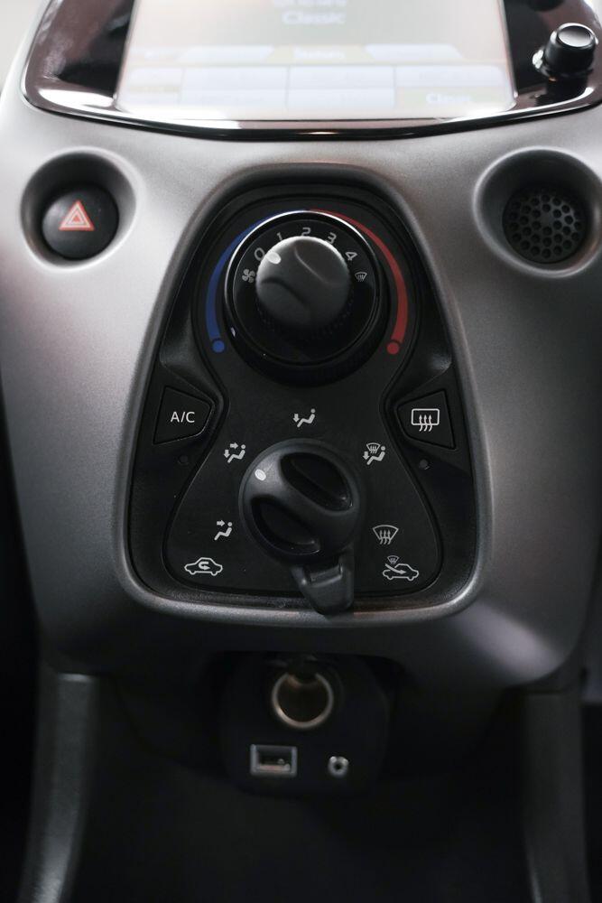  Toyota AYGO 1.0 VVT-i x-play x-shift Euro 6 5dr Petrol Automatic