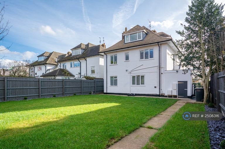 1 bedroom in Kettering, Kettering, NN15 (#2508316)