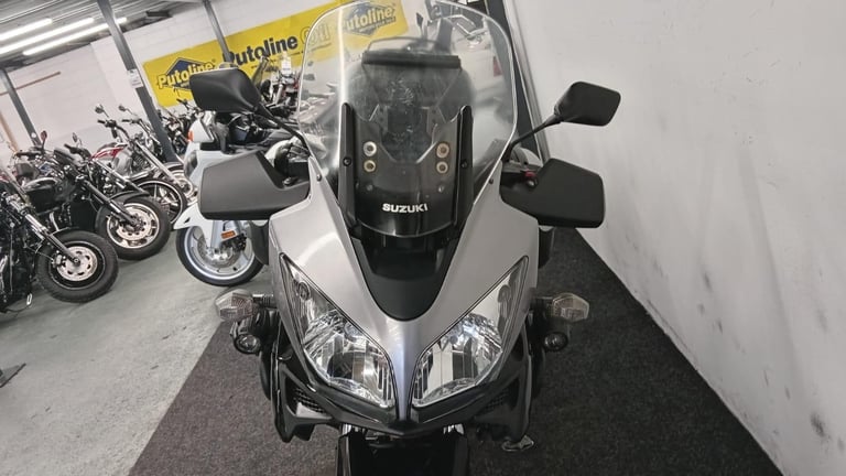 SUZUKI DL1000 ** MOT AUGUST 2026 - FULL LUGGAGE - ENGINE BARS **