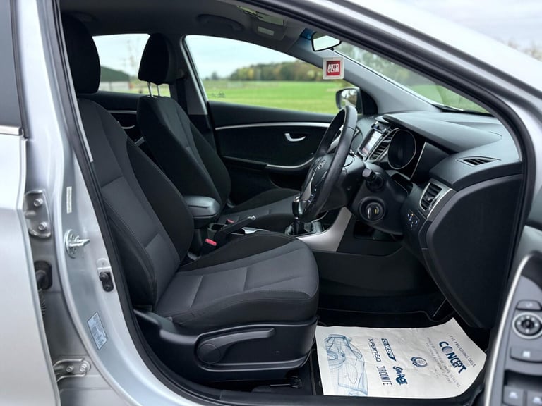 2012 Hyundai i30 1.6 CRDi [128] Blue Drive Style Nav 5dr HATCHBACK DIESEL Manual