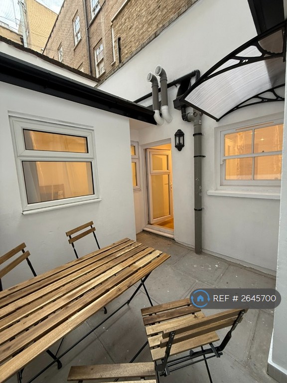 4 bedroom flat in North Gower Street, London, NW1 (4 bed) (#2645700)