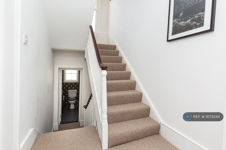 3 bedroom flat in Prospect Terrace, Ramsgate, CT11 (3 bed) (#1073244)