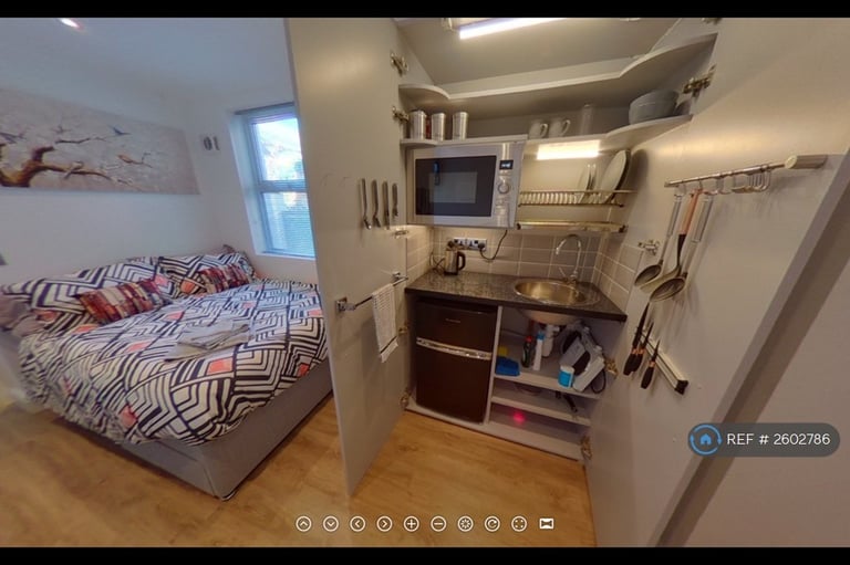 Studio flat in Langney Road, Eastbourne, BN21 (#2602786)