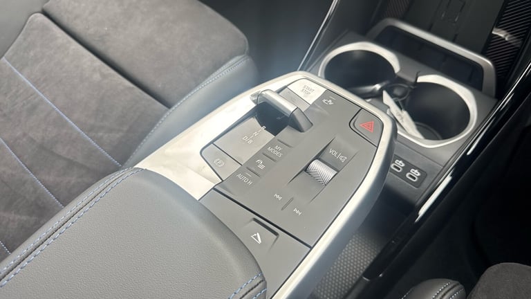 2025 BMW iX2 150kW eDrive20 M Sport 65kWh 5dr Auto [Tech/Pro] Electric Hatchback Hatchback Electr...