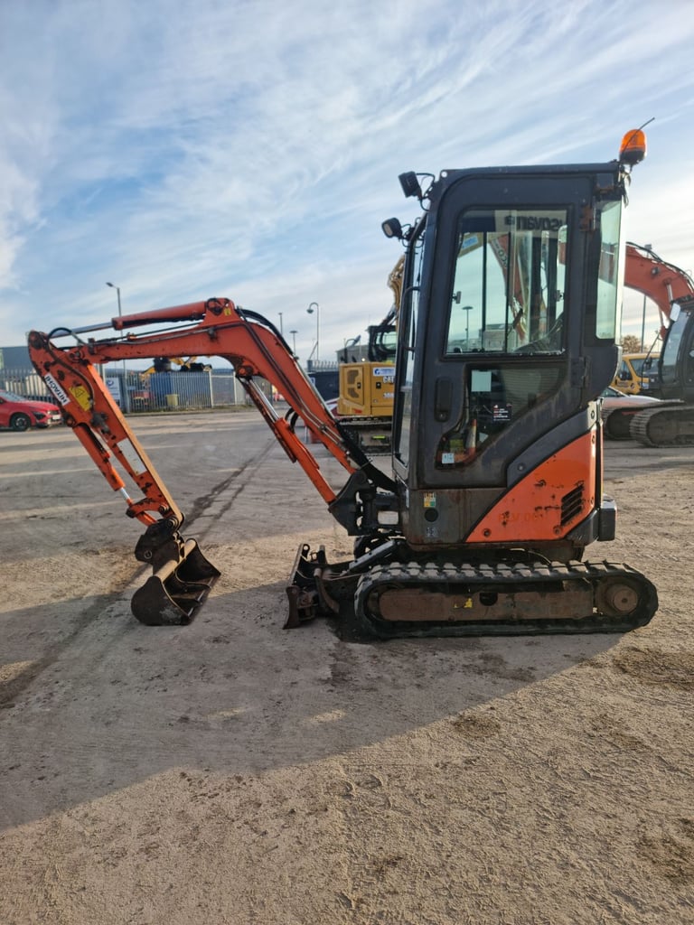 Hitachi ZX17U 