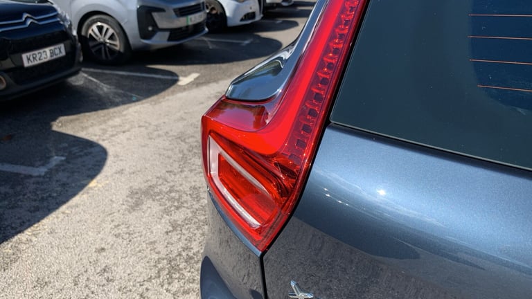 2022 Volvo XC40 1.5h T5 Recharge 10.7kWh Ultimate Bright SUV 5dr Petrol Plug-in Hybrid Auto SUV H...