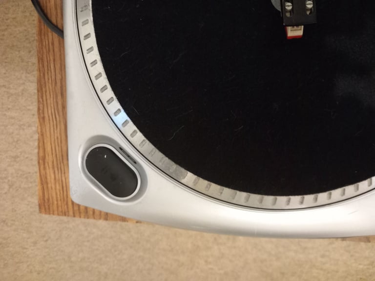 Numark TT1650 DJ Professional Turntable TT 1650 Plug & Play