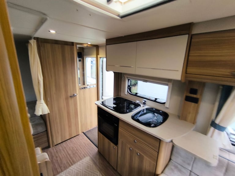 2014 Elddis Xplore 304 – 4 Berth Lightweight Compact Caravan