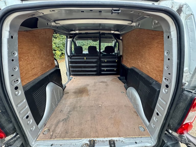 2017 Peugeot Partner 850 1.6 BlueHDi 100 Professional Van [non SS] PANEL VAN Diesel Manual