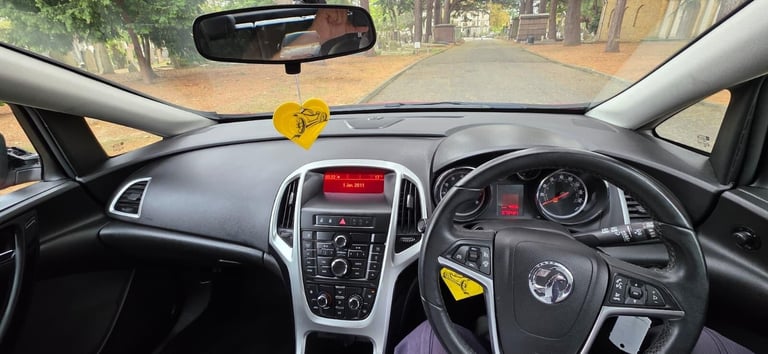 2015 Vauxhall Astra 1.6i Excite Euro 6 5dr HATCHBACK Petrol Manual